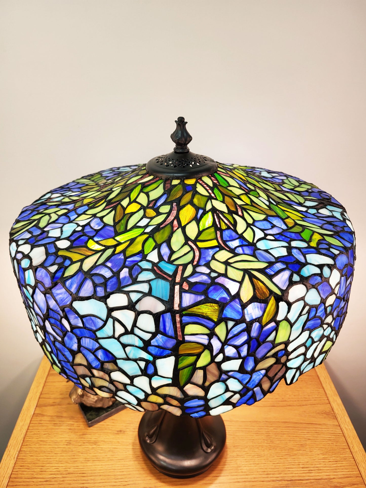 Wisteria Stained Glass Table Lamp, T1990