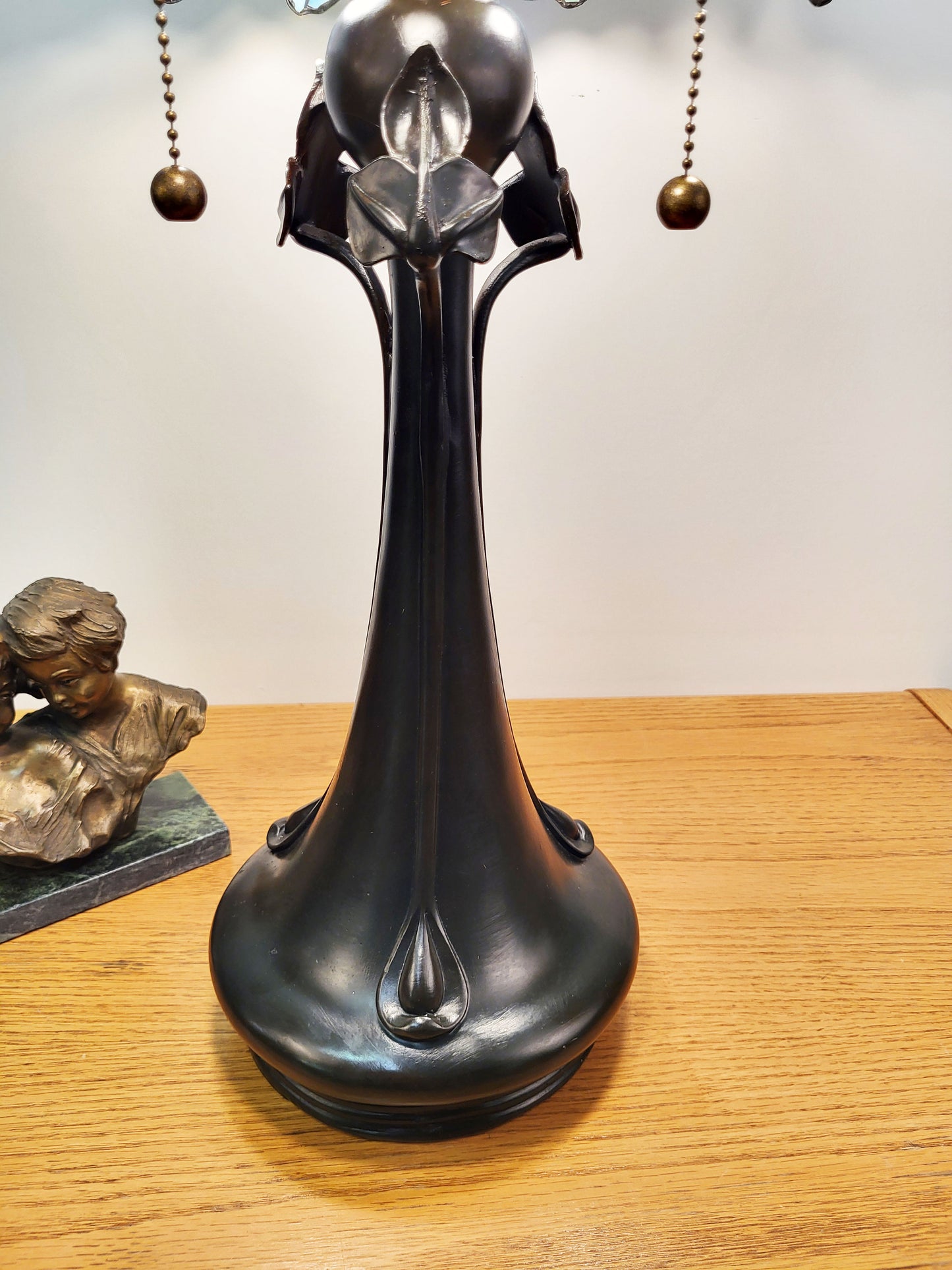 Wisteria Stained Glass Table Lamp, T1990
