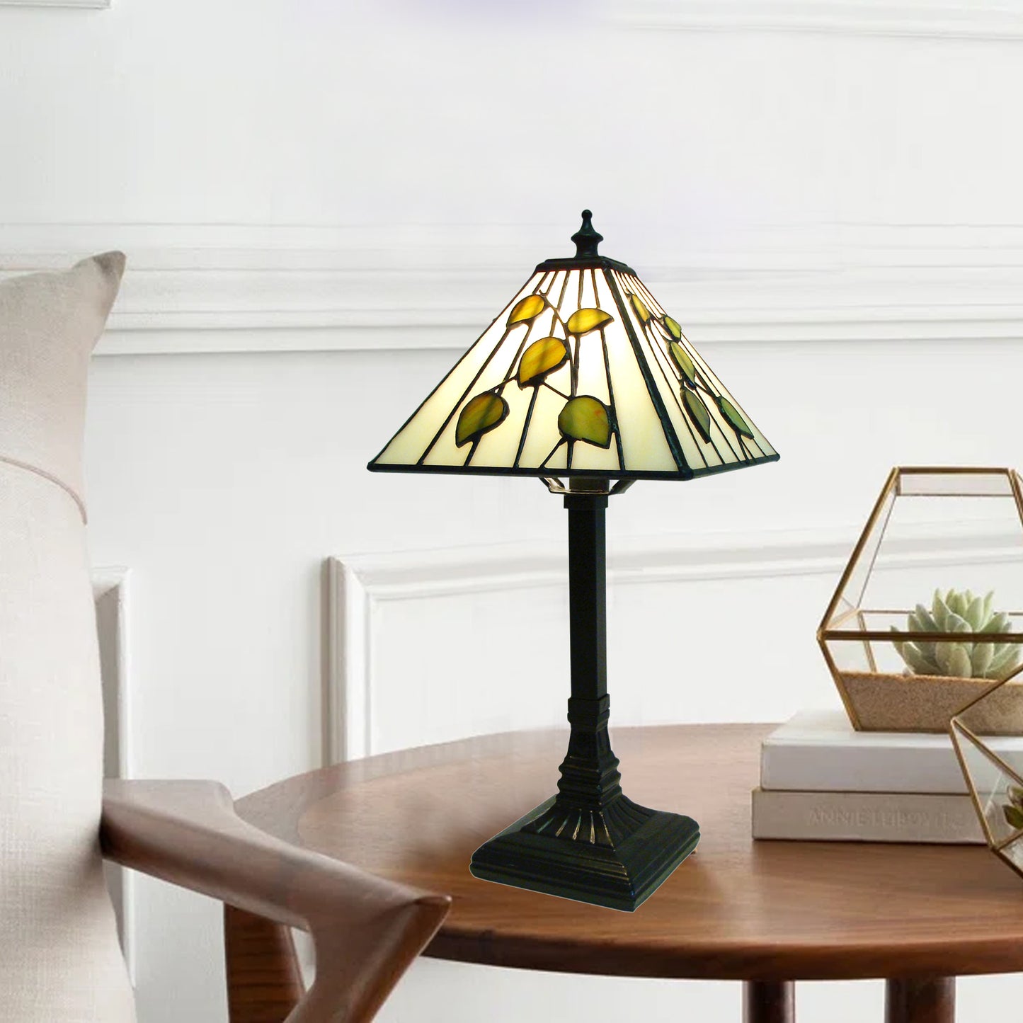 Gardenia Mini Tiffany Table Lamp, M817