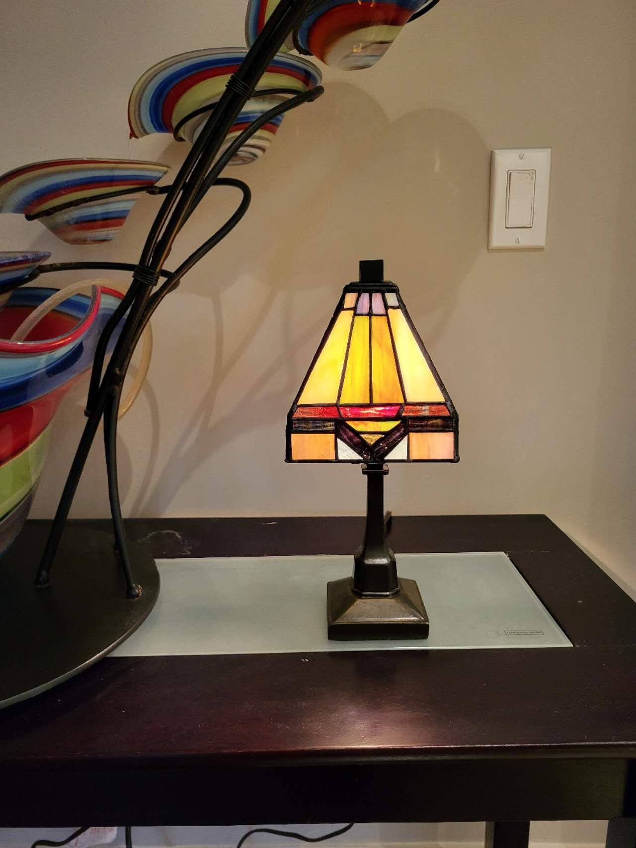 Nouveau Mini Tiffany Style Table Lamp, 84 Glass Cuts, T614